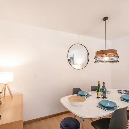 Cosy A Avec Terrasse Et Parking Prive - Fr-1-343-230 *